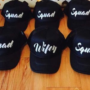 Wifey & squad hats set